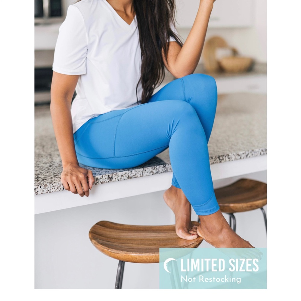 Zyia NWT Light n Tight Mid Rise leggings